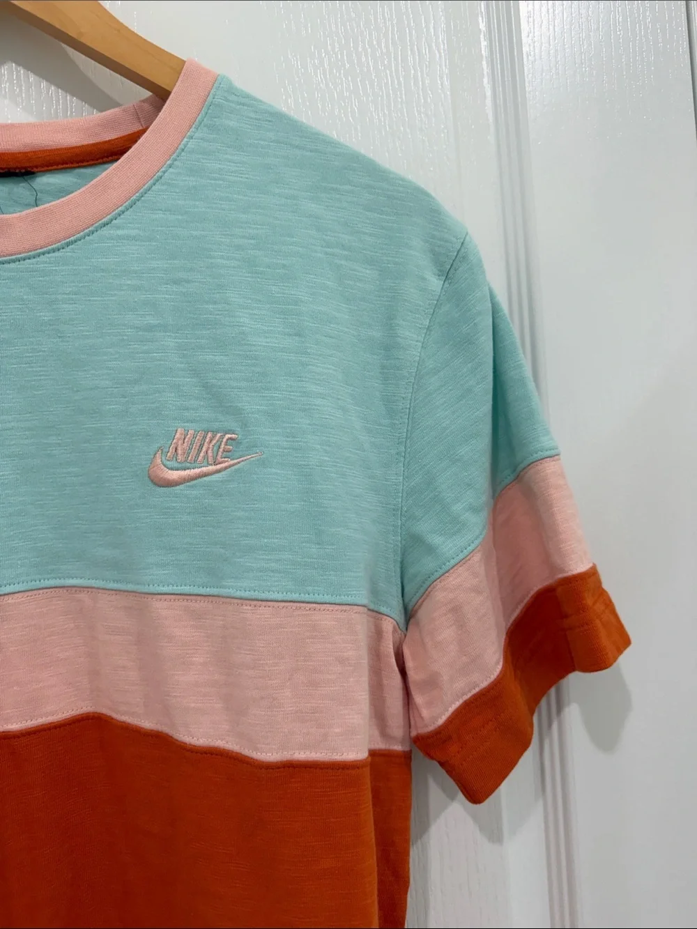 Nike Short Sleeve Colorblock Tee in Mint, Pink & Rust Orange size men’s small